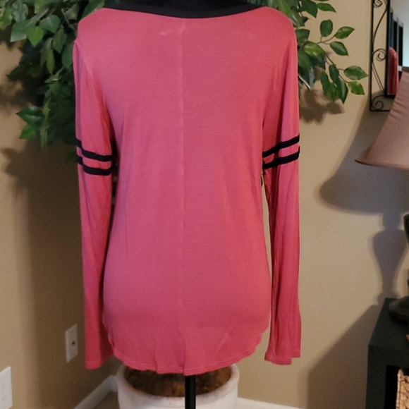 Scarlet/Red long sleeve - Picture 2 of 2